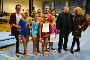 Unsere Silbermädchen mit dem Präsidenten des STV Joachim Dirschka & Trainerinnen regionalliga_ost_2014_regionalliga_ost_2014_02