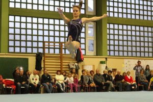 2015-11-28-tug_pokal_geraetturnen_junioren_senioren_anabelle_hoelzer_01_Foto_Kiel_Kiki